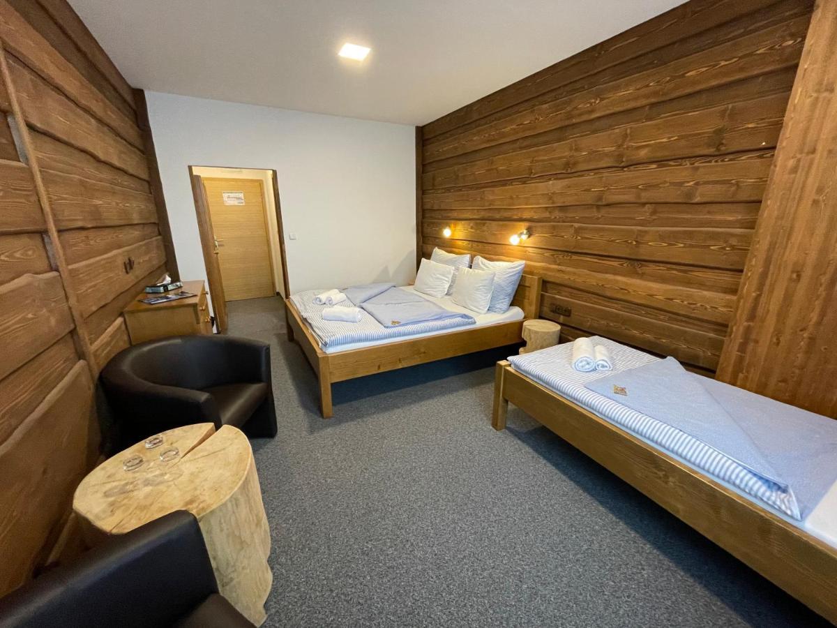 Hotel Kristian Kubova Huť 외부 사진