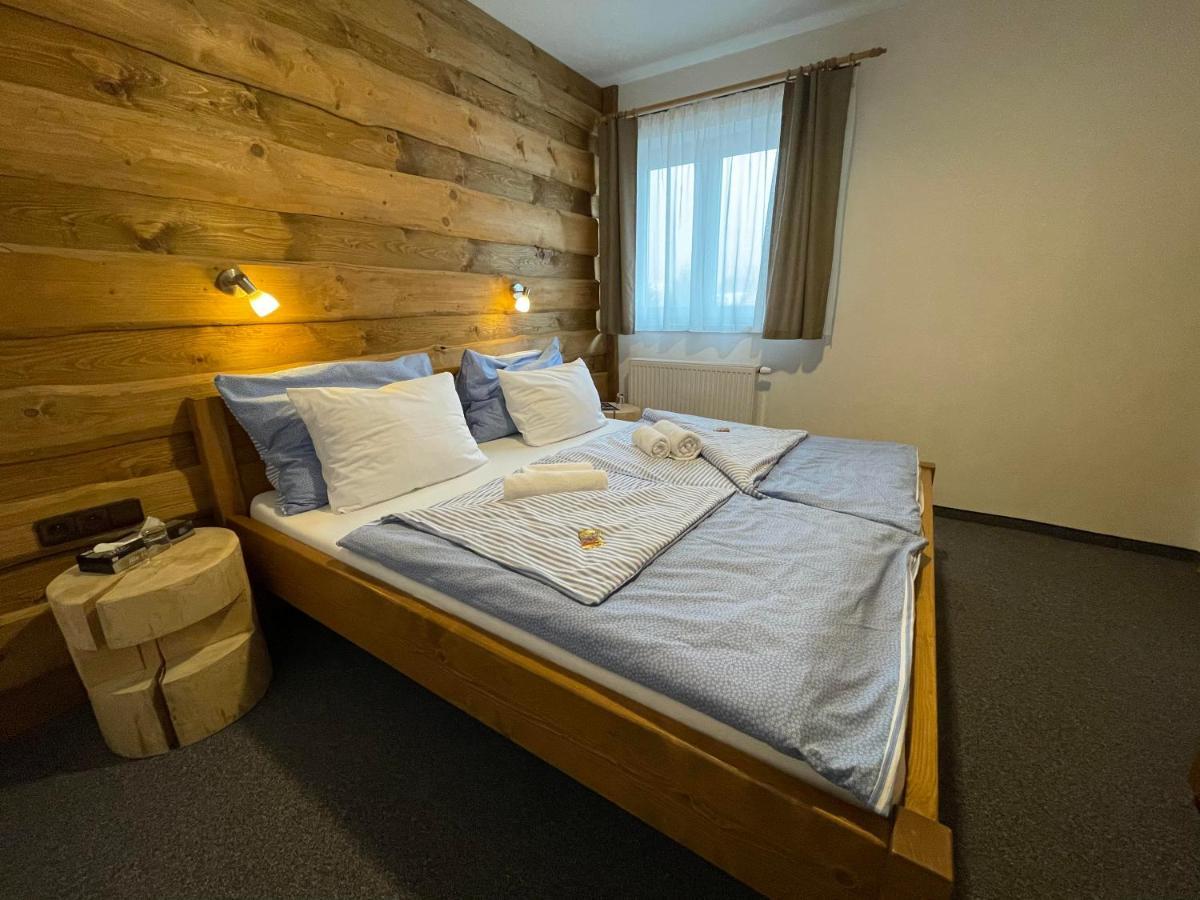 Hotel Kristian Kubova Huť 외부 사진