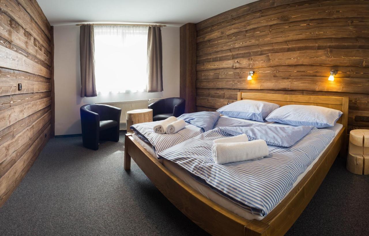 Hotel Kristian Kubova Huť 외부 사진