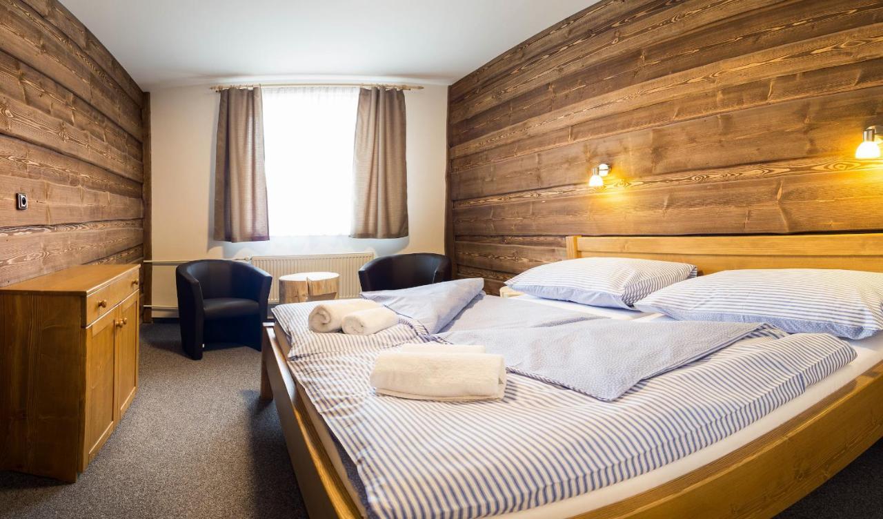 Hotel Kristian Kubova Huť 외부 사진